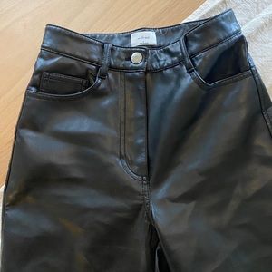 Aritzia cropped Melina Pant size 0